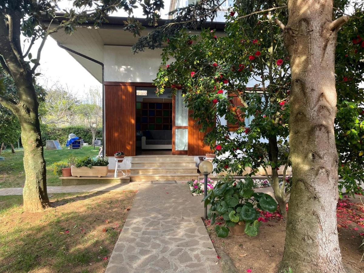 Appartamento In Villa Con Giardino Vicino Al Mare Bella Farnia Buitenkant foto